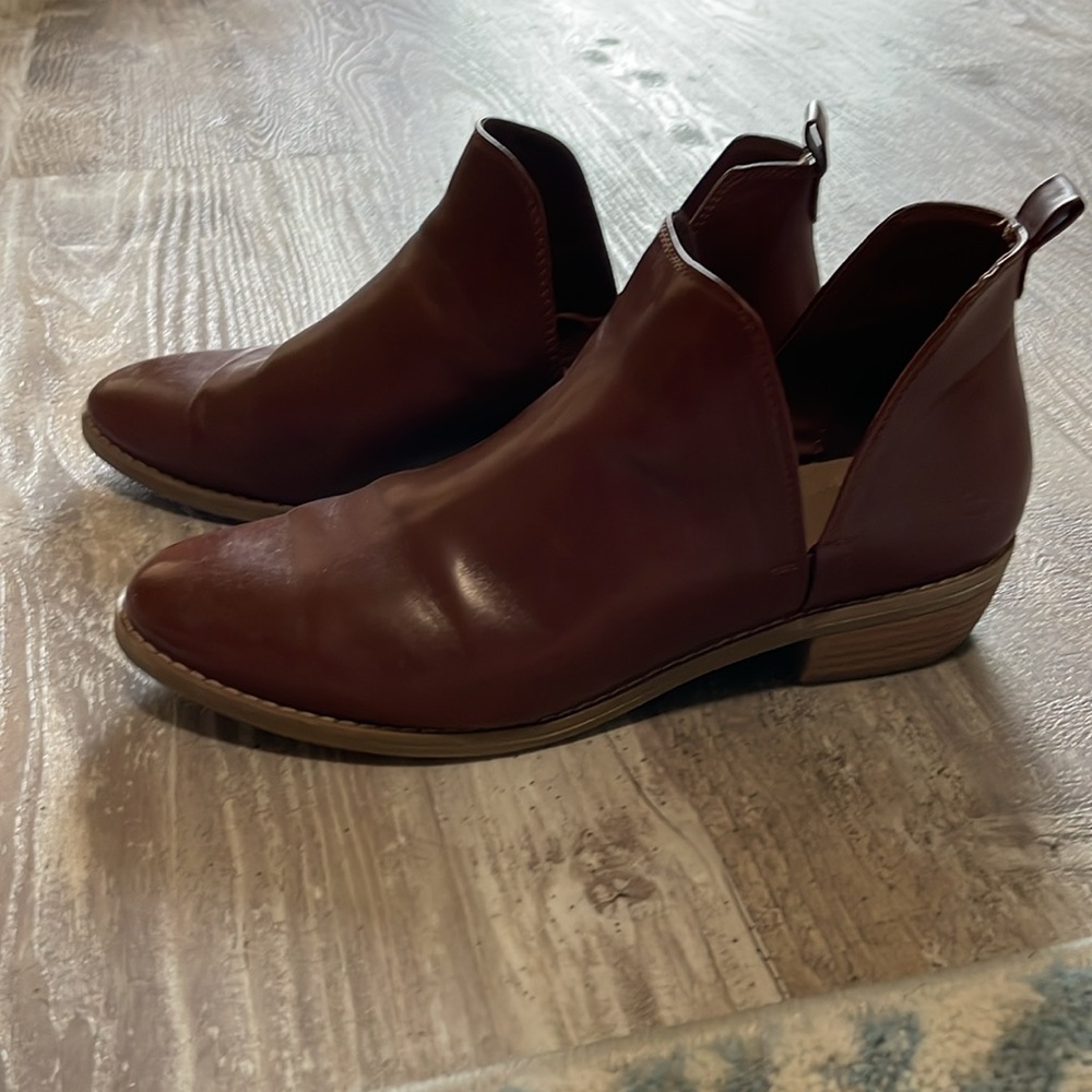 Universal Thread Size 11 Slip On Bootie - image 2